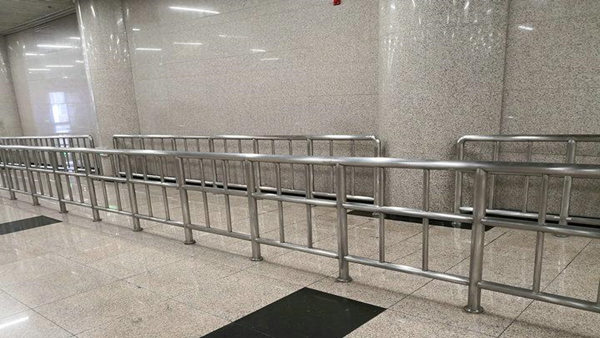 喜师傅地铁不锈钢护栏 喜师傅地铁不锈钢护栏