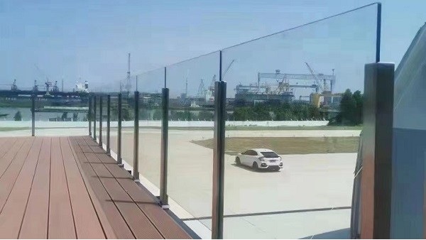 卡槽玻璃护栏 卡槽玻璃护栏