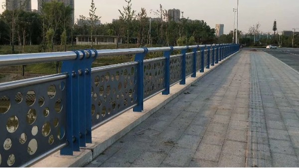 公路不锈钢栏杆 公路不锈钢栏杆