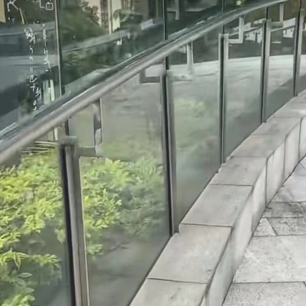 商场不锈钢玻璃护栏 商场不锈钢玻璃护栏