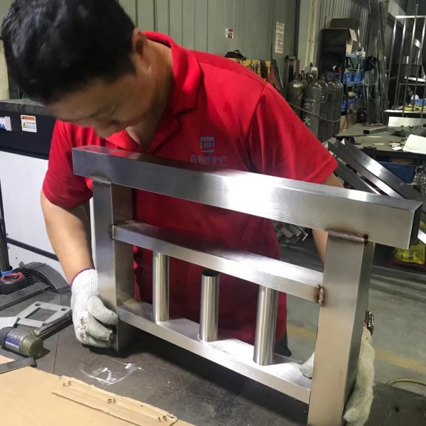 迷你拉丝不锈钢护栏