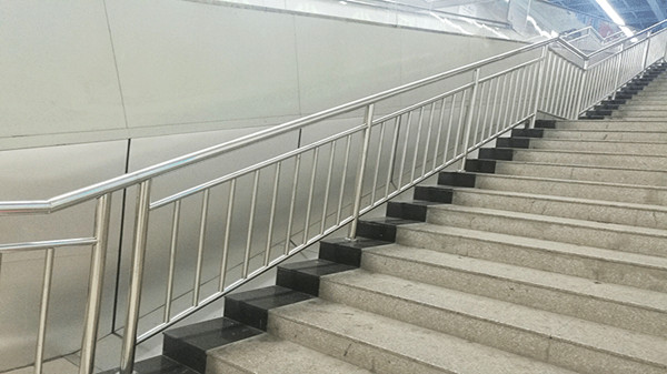 地铁站不锈钢护栏