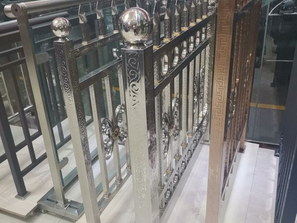 不锈钢经典款花纹护栏 不锈钢经典款花纹护栏
