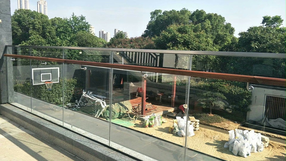 不锈钢夹胶玻璃护栏 不锈钢夹胶玻璃护栏